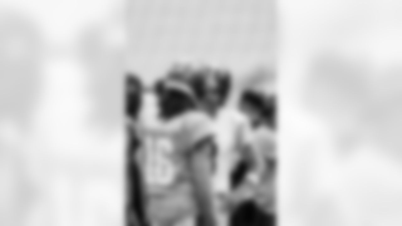 PITTSBURGH, PA - August 14, 2025 - Quarterback Teddy Bridgewater #16 of the Tampa Bay Buccaneers and Pittsburgh Steelers Quarterback Aaron Rodgers during a joint practice with the Pittsburgh Steelers at Acrisure Stadium. Photo By Tori Richman/Tampa Bay Buccaneers