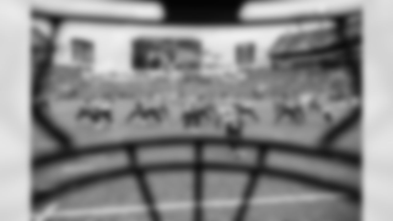 TAMPA, FL - November 09, 2025 - The Tampa Bay Buccaneers before the game between the New England Patriots and Tampa Bay Buccaneers. The Bucs lost the game, 28-23. Photo By Kyle Zedaker/Tampa Bay Buccaneers