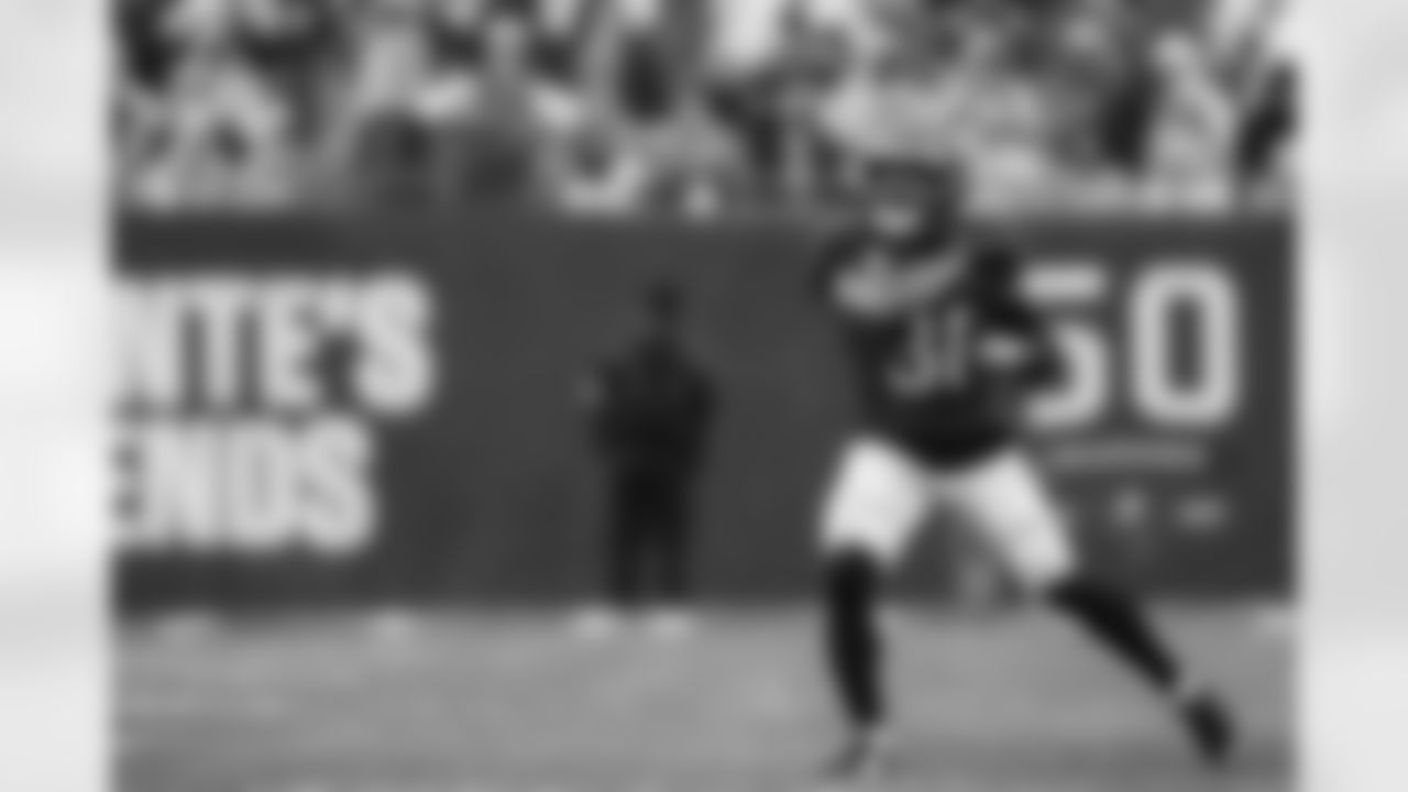 TAMPA, FL - January 03, 2026 - The Carolina Panthers and Tampa Bay Buccaneers play a regular season game at Raymond James Stadium. The Bucs won the game, 16-14. Photo By Tori Richman/Tampa Bay Buccaneers