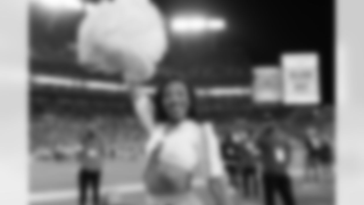 TAMPA, FL - December 11, 2025 - The Tampa Bay Buccaneers and Atlanta Falcons during a regular season game at Raymond James Stadium. The Bucs lost the game, 29-28. Photo By Doug DeFelice/Tampa Bay Buccaneers