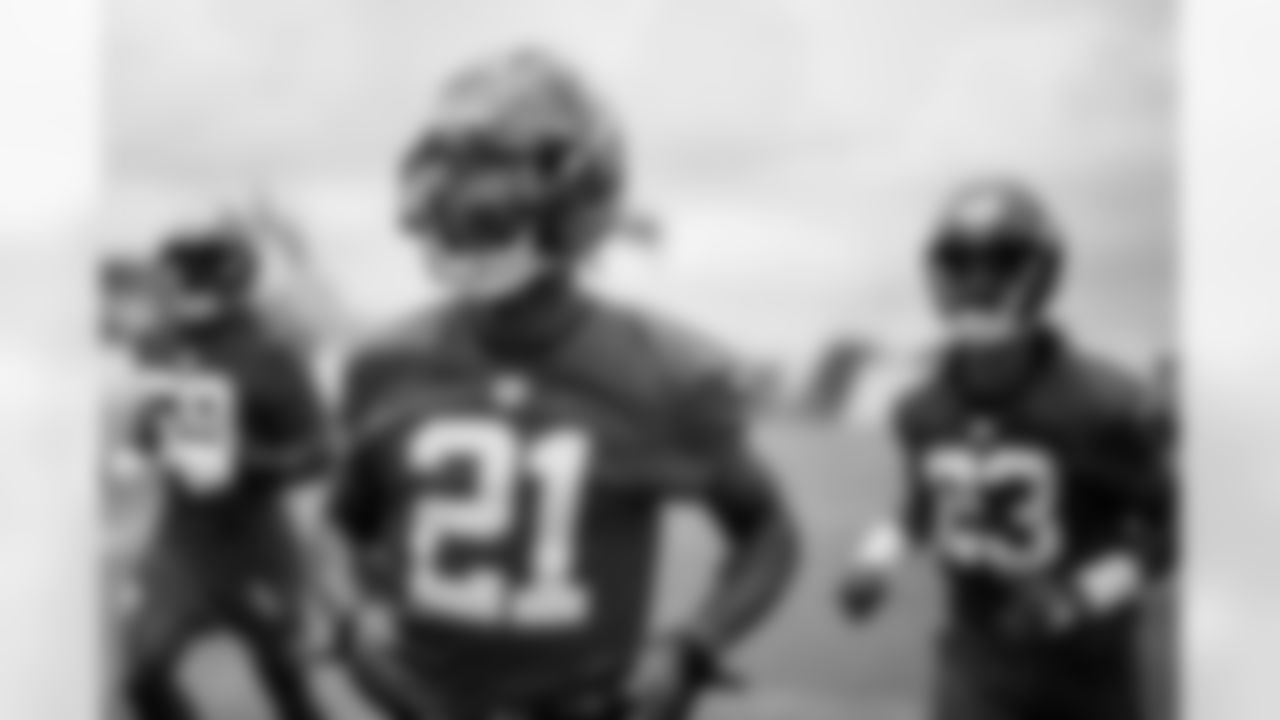 TAMPA, FL - May 10, 2025 - Cornerback Benjamin Morrison #21 of the Tampa Bay Buccaneers during rookie minicamp practice. Photo By Kyle Zedaker/Tampa Bay Buccaneers