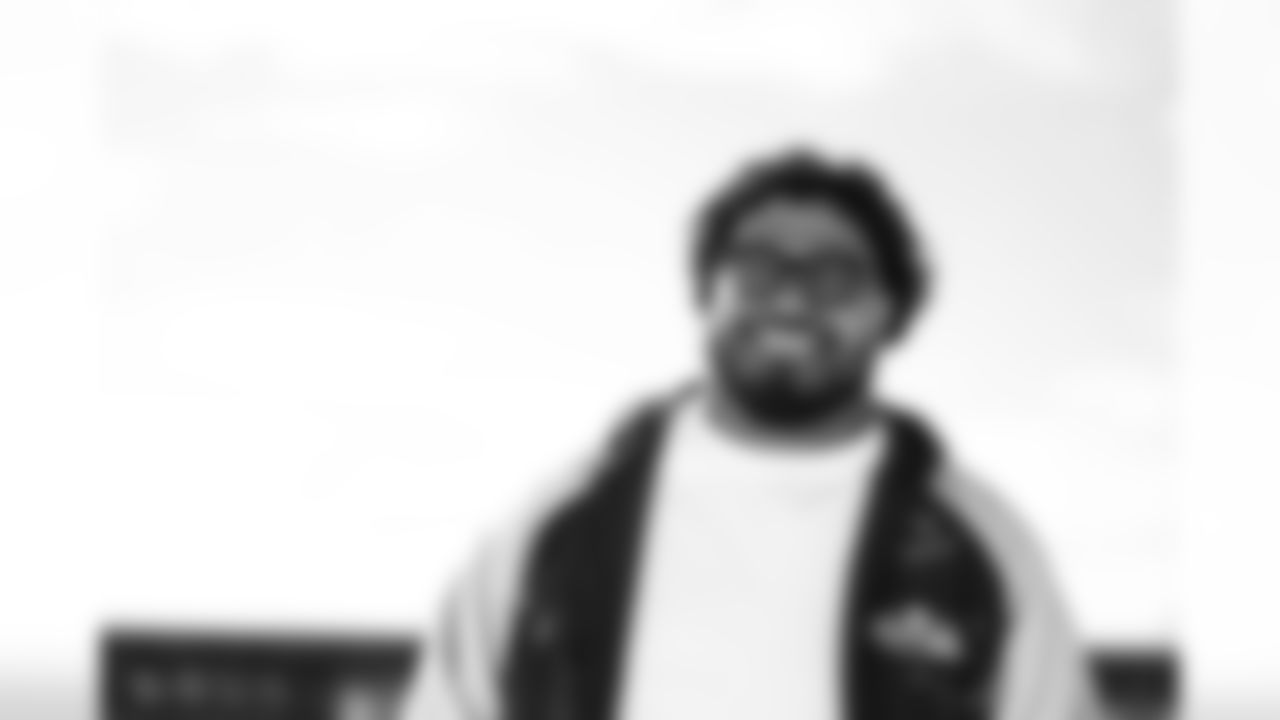 TAMPA, FL - November 22, 2025 - Defensive Tackle Vita Vea #50 of the Tampa Bay Buccaneers departs before the game against the Los Angeles Rams. Photo By Tori Richman/Tampa Bay Buccaneers