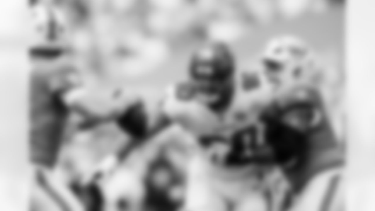 MIAMI GARDENS, FL - December 28, 2025 - Defensive Lineman Logan Hall #90 of the Tampa Bay Buccaneers during the game between the Tampa Bay Buccaneers and Miami Dolphins. The Bucs lost the game, 20-17. Photo By Kyle Zedaker/Tampa Bay Buccaneers