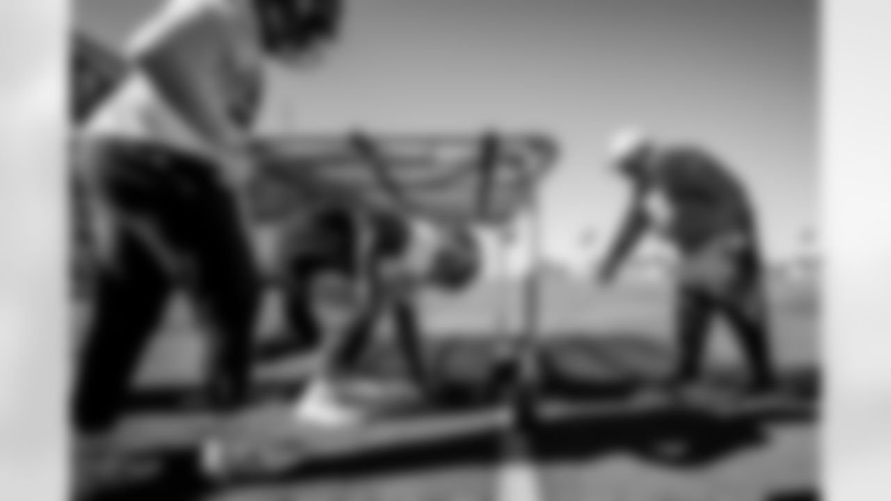 TAMPA, FL - December 31, 2025 - Week 18 Practice at AdventHealth Training Center. Photo By Tori Richman/Tampa Bay Buccaneers