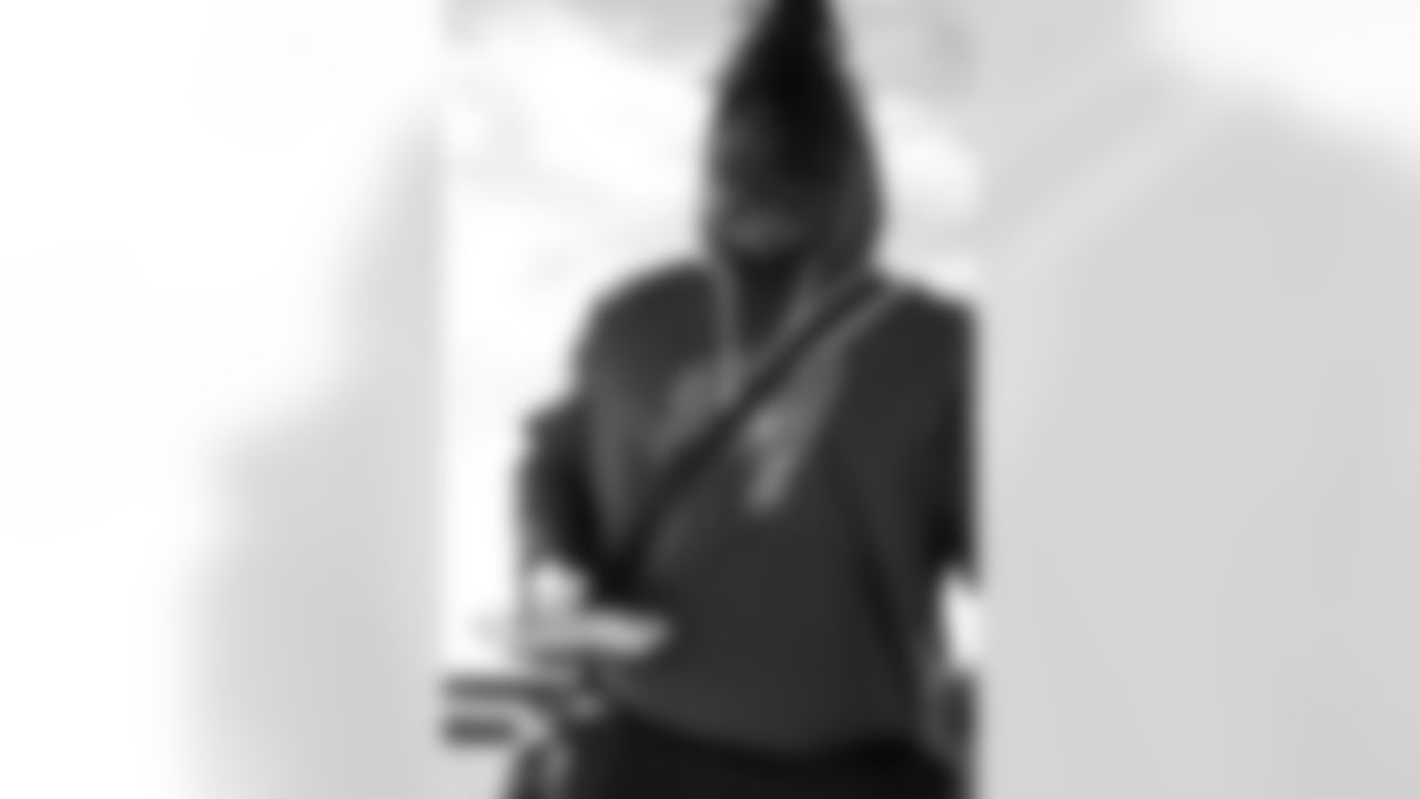 TAMPA, FL - November 22, 2025 - Defensive Lineman Elijah Simmons #92 of the Tampa Bay Buccaneers departs before the game against the Los Angeles Rams. Photo By Tori Richman/Tampa Bay Buccaneers