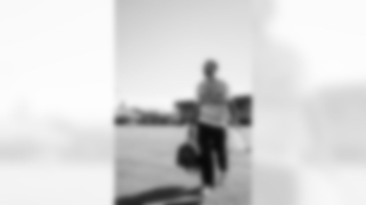 TAMPA, FL - December 20, 2025 - The Tampa Bay Buccaneers depart before the Week 16 game against the Carolina Panthers. Photo By Tori Richman/Tampa Bay Buccaneers