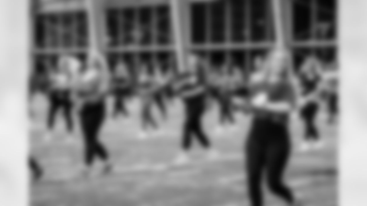 TAMPA, FL - November 19, 2025 - Tampa Bay Buccaneers Cheerleaders and Alumni during Field Rehearsal at AdventHealth Training Center. Photo By Tori Richman/Tampa Bay Buccaneers