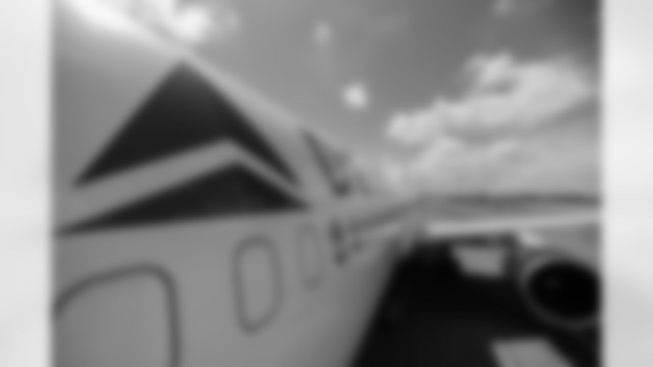 ATLANTA, GA - September 06, 2025 - Luxury Suite Excursion departs for the game between the Tampa Bay Buccaneers and Atlanta Falcons. The Bucs won the game, 23-20. Photo By Doug DeFelice/Tampa Bay Buccaneers