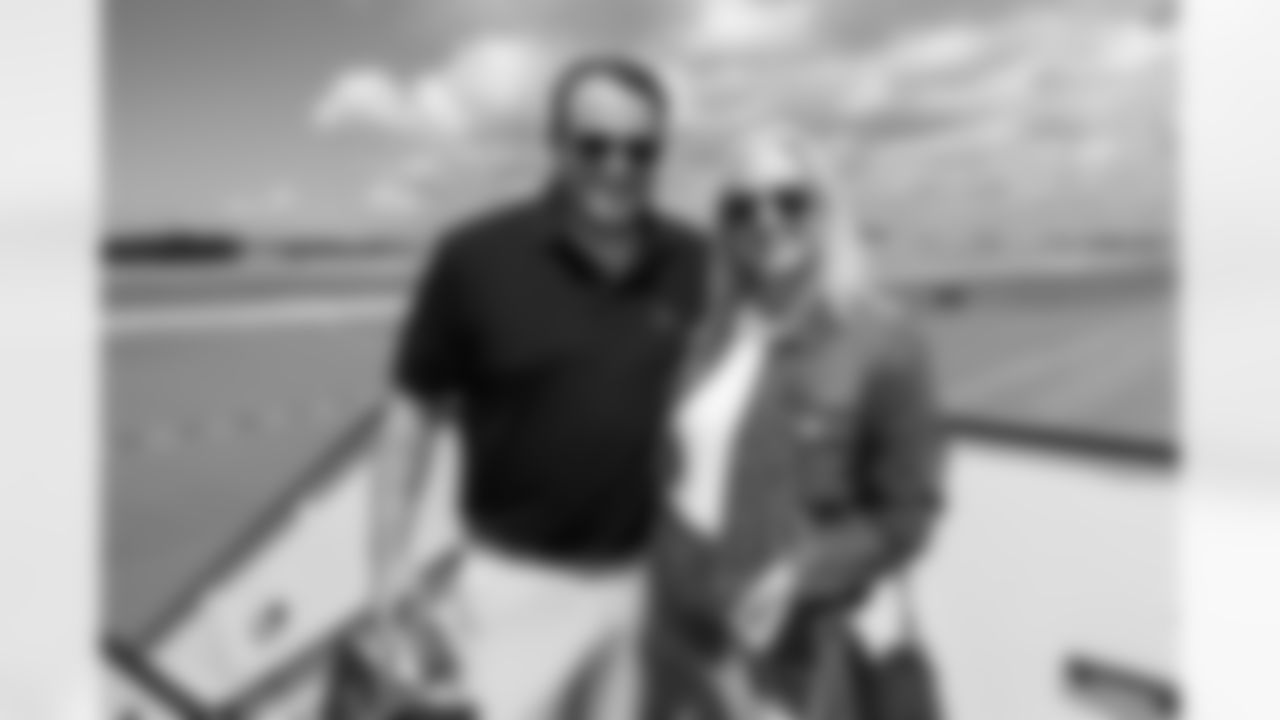 ATLANTA, GA - September 06, 2025 - Luxury Suite Excursion departs for the game between the Tampa Bay Buccaneers and Atlanta Falcons. The Bucs won the game, 23-20. Photo By Doug DeFelice/Tampa Bay Buccaneers