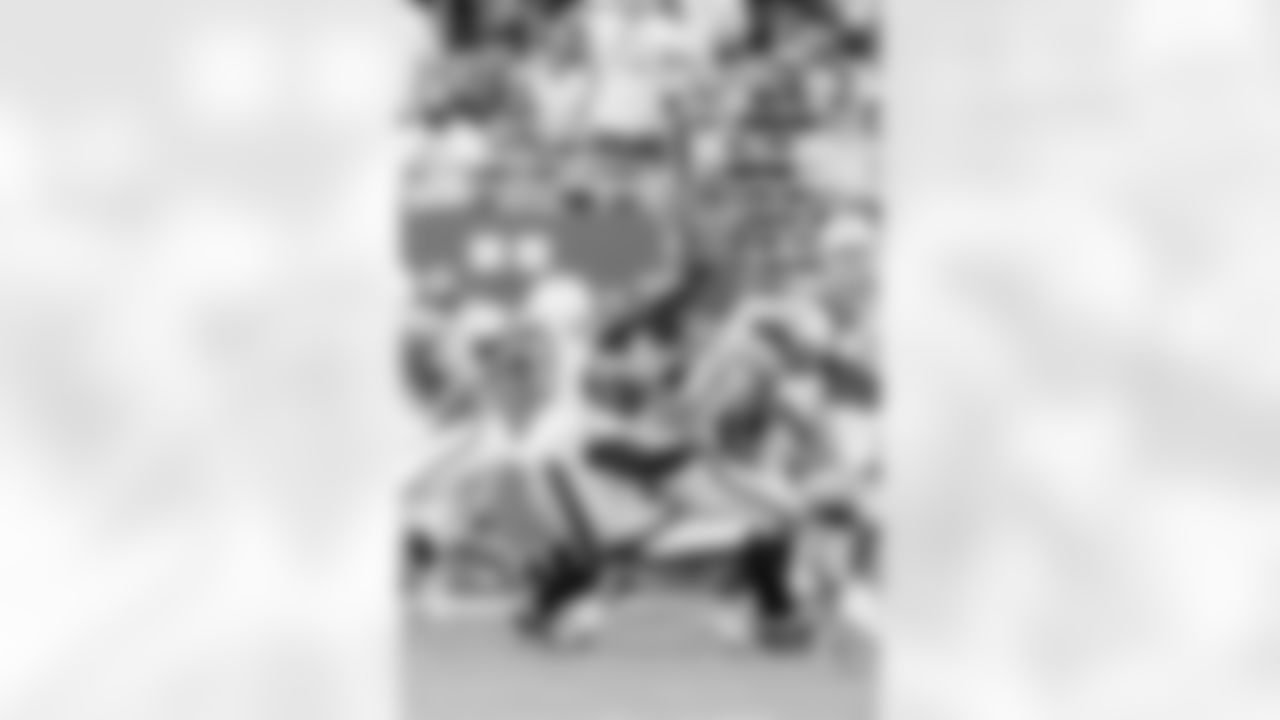 MIAMI GARDENS, FL - December 28, 2025 - Outside Linebacker Haason Reddick #5 of the Tampa Bay Buccaneers during the game between the Tampa Bay Buccaneers and Miami Dolphins. The Bucs lost the game, 20-17. Photo By Tori Richman/Tampa Bay Buccaneers