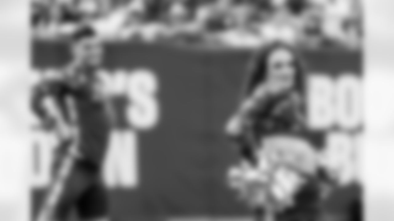 TAMPA, FL - November 09, 2025 - Tampa Bay Buccaneers Cheerleaders during the game between the New England Patriots and Tampa Bay Buccaneers. The Bucs lost the game, 28-23. Photo By Tori Richman/Tampa Bay Buccaneers