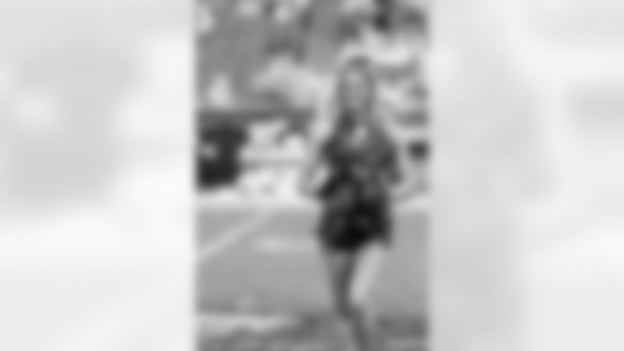 TAMPA, FL - December 07, 2025 - The Tampa Bay Buccaneers and New Orleans Saints during a regular season game at Raymond James Stadium. The Bucs lost the game, 24-20. Photo By Tori Richman/Tampa Bay Buccaneers