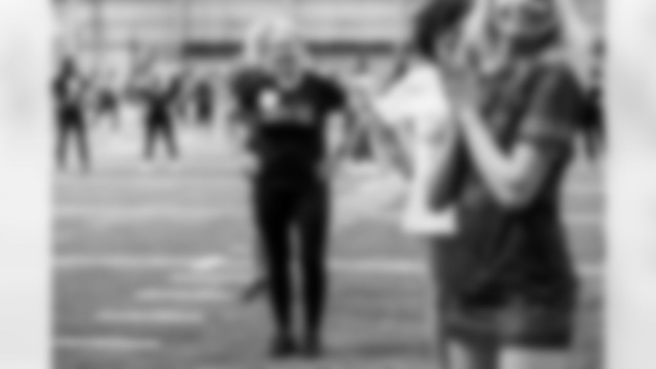 TAMPA, FL - November 19, 2025 - Tampa Bay Buccaneers Cheerleaders and Alumni during Field Rehearsal at AdventHealth Training Center. Photo By Tori Richman/Tampa Bay Buccaneers