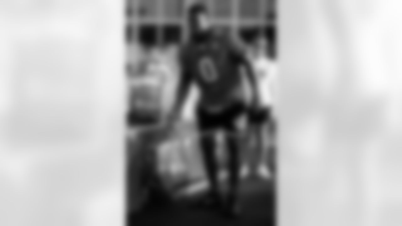 TAMPA, FL - November 25, 2025 - Outside Linebacker Yaya Diaby #0 of the Tampa Bay Buccaneers during Turkey Time with the O-Line. Photo By Kyle Zedaker/Tampa Bay Buccaneers