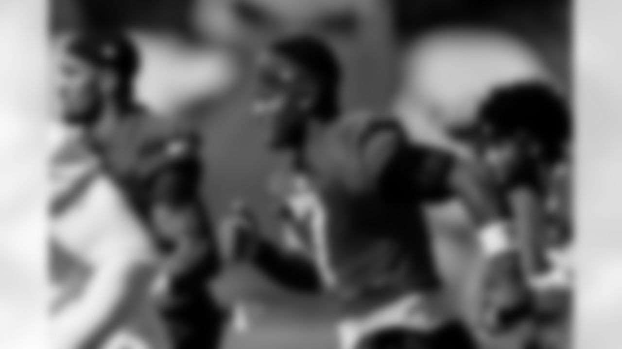 TAMPA, FL - November 13, 2025 - Running Back Bucky Irving #7 of the Tampa Bay Buccaneers during practice at AdventHealth Training Center. Photo By Kyle Zedaker/Tampa Bay Buccaneers