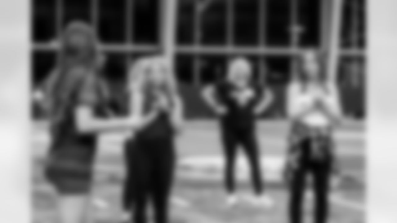 TAMPA, FL - November 19, 2025 - Tampa Bay Buccaneers Cheerleaders and Alumni during Field Rehearsal at AdventHealth Training Center. Photo By Tori Richman/Tampa Bay Buccaneers