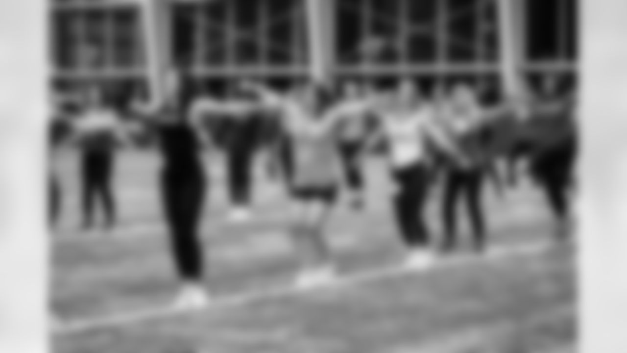 TAMPA, FL - November 19, 2025 - Tampa Bay Buccaneers Cheerleaders and Alumni during Field Rehearsal at AdventHealth Training Center. Photo By Tori Richman/Tampa Bay Buccaneers