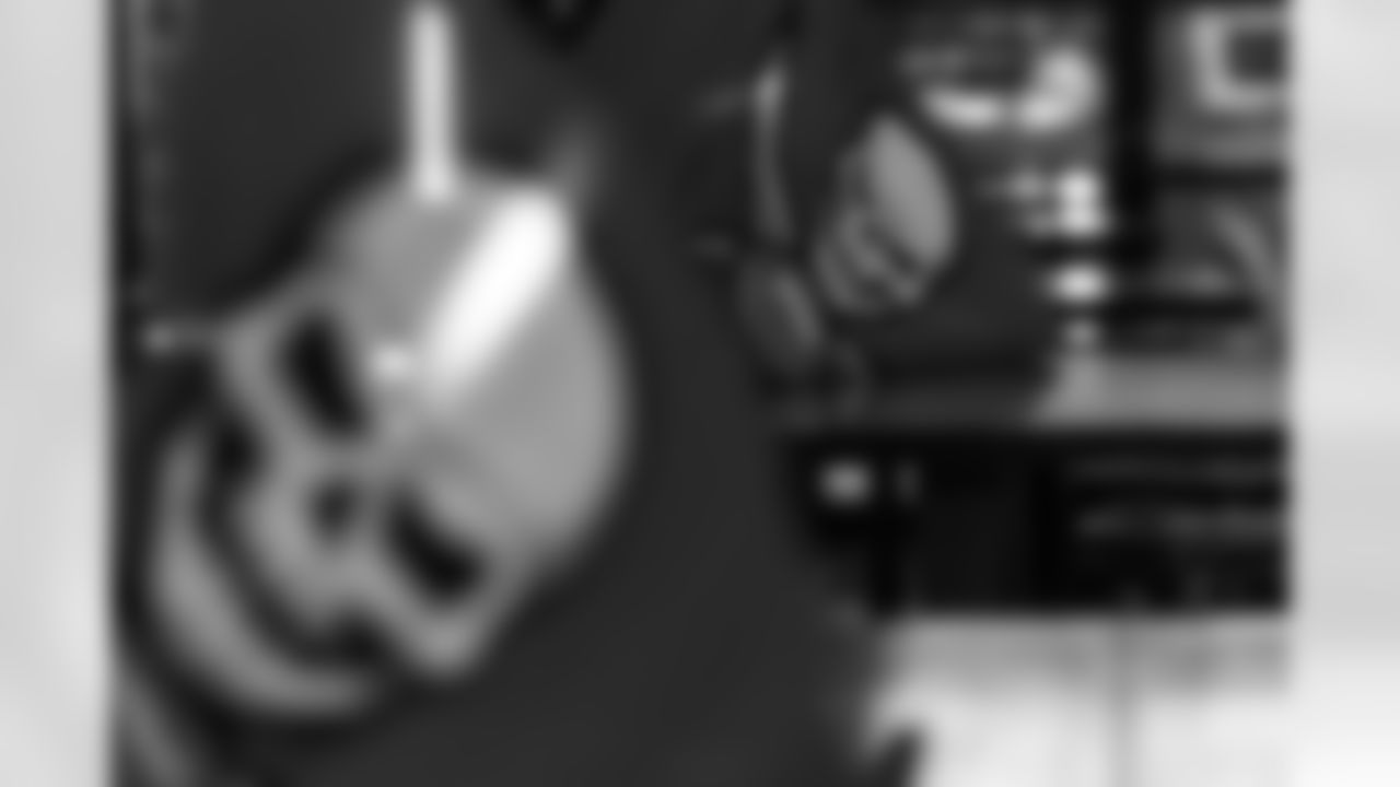 ST. PETERSBURG, FL - November 13, 2025 - "Bucs Run" Raise The Flags event with Pinellas Run Club at Park & Rec in St. Petersburg. Photo By Doug DeFelice/Tampa Bay Buccaneers