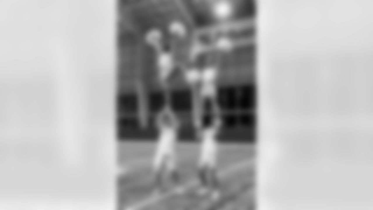 TAMPA, FL - December 09, 2025 - Tampa Bay Buccaneers Cheerleaders during Field Rehearsal at AdventHealth Training Center. Photo By Tori Richman/Tampa Bay Buccaneers