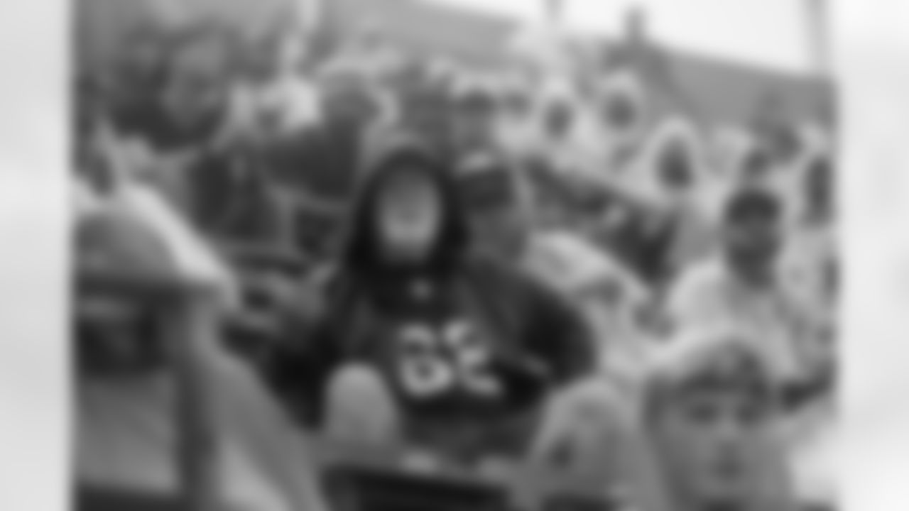 TAMPA, FL - December 07, 2025 - The Tampa Bay Buccaneers and New Orleans Saints during a regular season game at Raymond James Stadium. The Bucs lost the game, 24-20. Photo By Dave Pullis/Tampa Bay Buccaneers