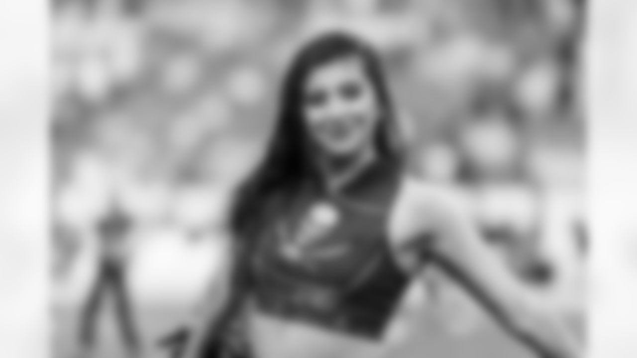 TAMPA, FL - December 07, 2025 - The Tampa Bay Buccaneers and New Orleans Saints during a regular season game at Raymond James Stadium. The Bucs lost the game, 24-20. Photo By Tori Richman/Tampa Bay Buccaneers