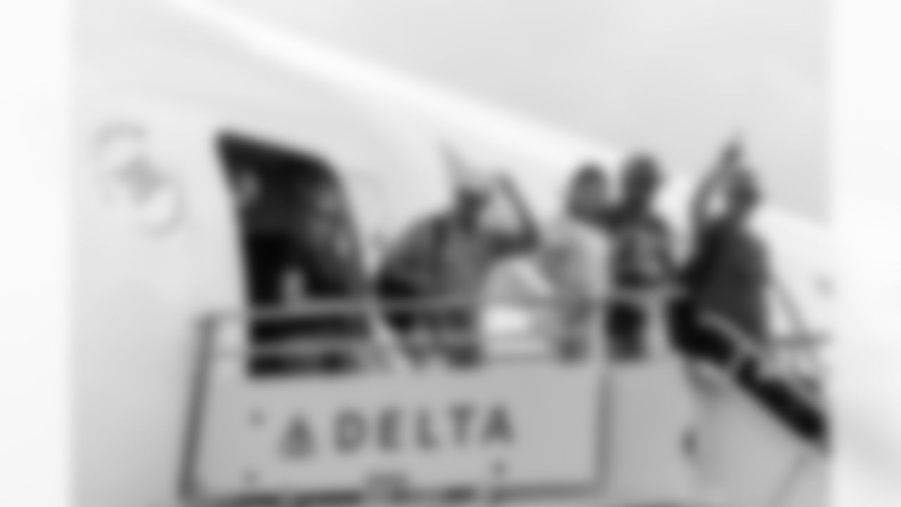 ATLANTA, GA - September 06, 2025 - Luxury Suite Excursion arrives for the game between the Tampa Bay Buccaneers and Atlanta Falcons. The Bucs won the game, 23-20. Photo By Doug DeFelice/Tampa Bay Buccaneers