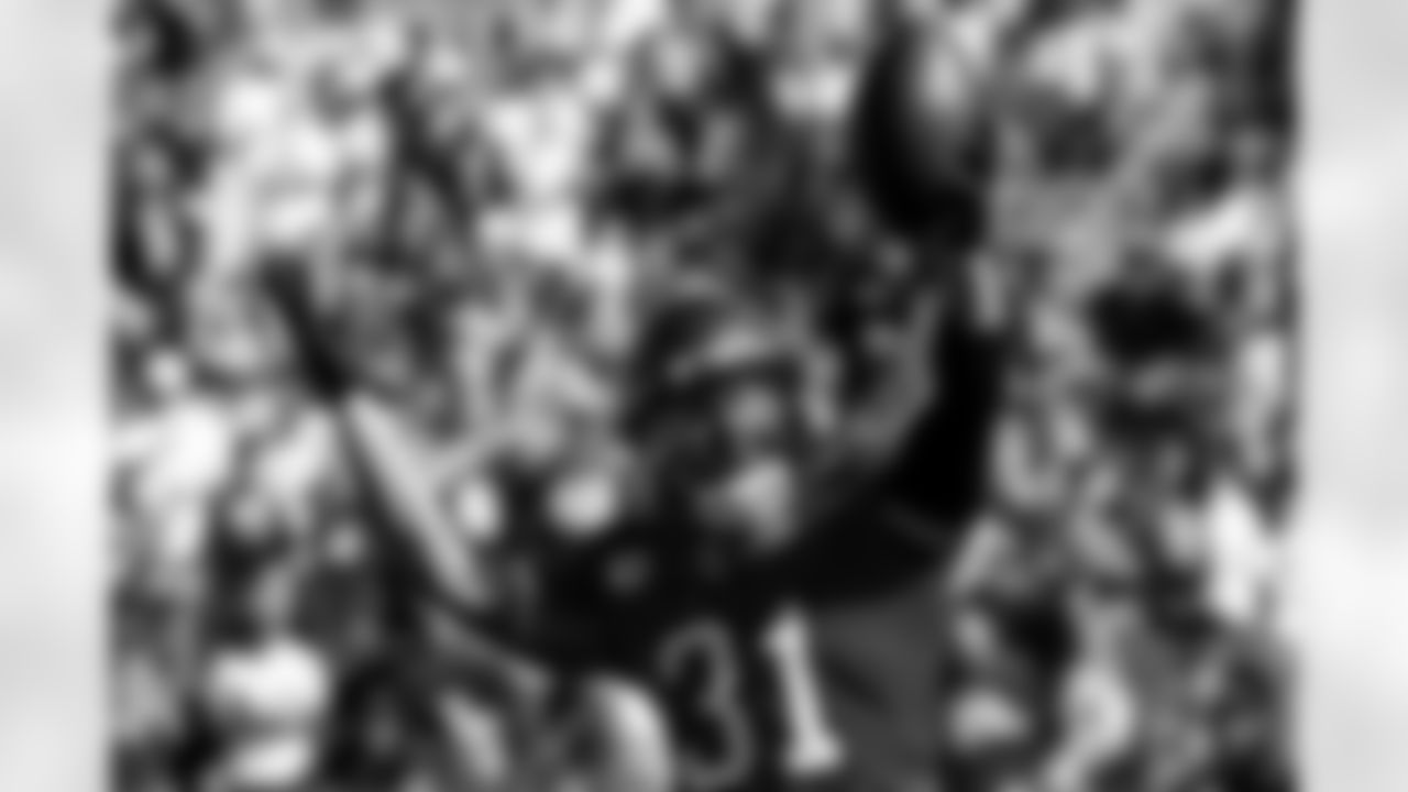 TAMPA, FL - November 30, 2025 - Safety Antoine Winfield Jr. #31 of the Tampa Bay Buccaneers during the game between the Arizona Cardinals and Tampa Bay Buccaneers. The Bucs won the game, 20-17. Photo By Doug DeFelice/Tampa Bay Buccaneers