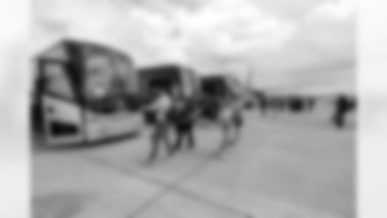 ATLANTA, GA - September 06, 2025 - Luxury Suite Excursion arrives for the game between the Tampa Bay Buccaneers and Atlanta Falcons. The Bucs won the game, 23-20. Photo By Doug DeFelice/Tampa Bay Buccaneers