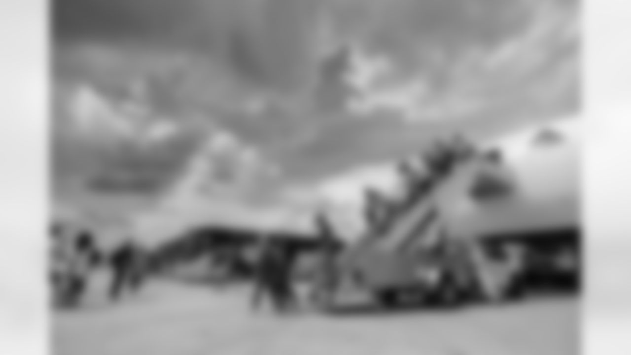 ATLANTA, GA - September 06, 2025 - Luxury Suite Excursion arrives for the game between the Tampa Bay Buccaneers and Atlanta Falcons. The Bucs won the game, 23-20. Photo By Doug DeFelice/Tampa Bay Buccaneers