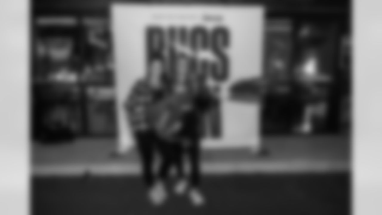 ST. PETERSBURG, FL - November 13, 2025 - Participants during "Bucs Run" Raise The Flags event with Pinellas Run Club at Park & Rec in St. Petersburg. Photo By Doug DeFelice/Tampa Bay Buccaneers