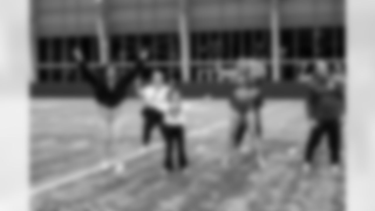 TAMPA, FL - January 02, 2026 - Tampa Bay Buccaneers Cheerleaders field rehearsal at AdventHealth Training Center. Photo By Tori Richman/Tampa Bay Buccaneers