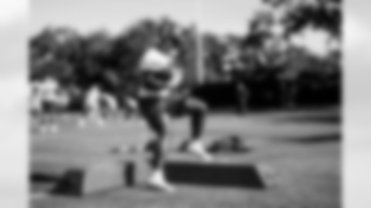 TAMPA, FL - December 17, 2025 - Week 16 practice at AdventHealth Training Center. Photo By Tori Richman/Tampa Bay Buccaneers