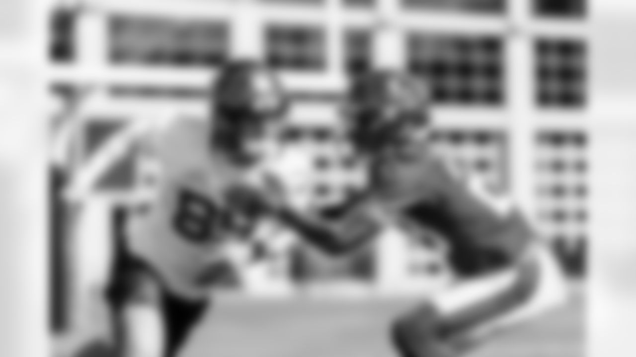 TAMPA, FL - December 17, 2025 - Week 16 practice at AdventHealth Training Center. Photo By Tori Richman/Tampa Bay Buccaneers