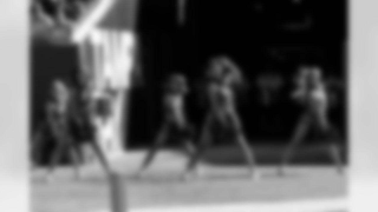 TAMPA, FL - November 30, 2025 - Tampa Bay Buccaneers Cheerleaders during the game between the Arizona Cardinals and Tampa Bay Buccaneers. The Bucs won the game, 20-17. Photo By Doug DeFelice/Tampa Bay Buccaneers