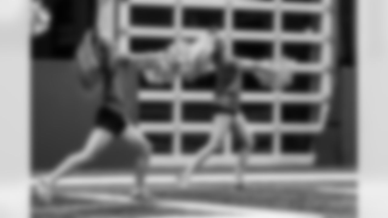 TAMPA, FL - November 06, 2025 - Tampa Bay Buccaneers Cheerleaders during Field Rehearsal at AdventHealth Training Center. Photo By Tori Richman/Tampa Bay Buccaneers