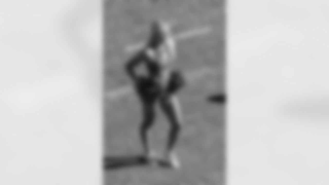 TAMPA, FL - November 30, 2025 - Tampa Bay Buccaneers Cheerleaders during the game between the Arizona Cardinals and Tampa Bay Buccaneers. The Bucs won the game, 20-17. Photo By Mike Carlson/Tampa Bay Buccaneers