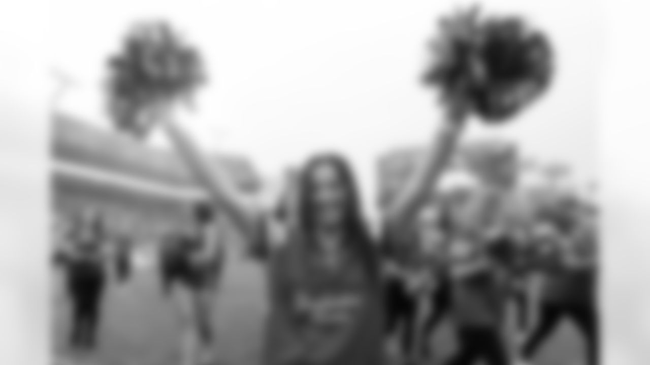 TAMPA, FL - December 07, 2025 - The Tampa Bay Buccaneers and New Orleans Saints during a regular season game at Raymond James Stadium. The Bucs lost the game, 24-20. Photo By Doug DeFelice/Tampa Bay Buccaneers