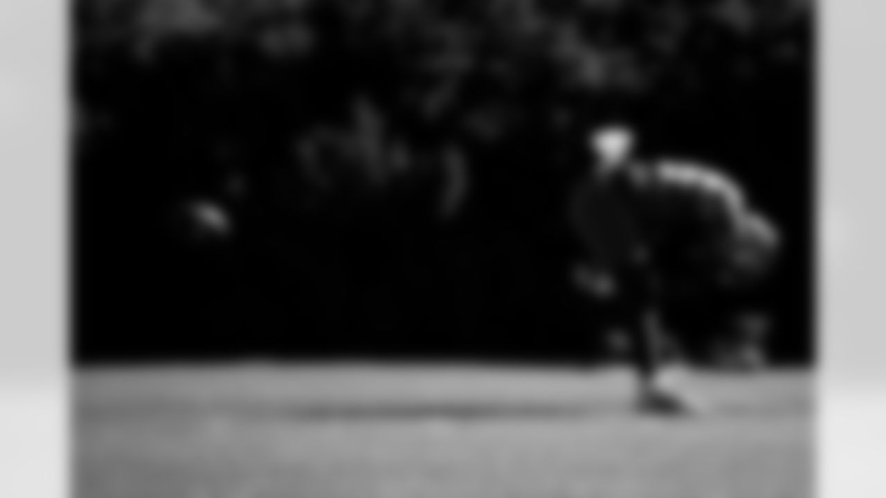 TAMPA, FL - December 31, 2025 - Week 18 Practice at AdventHealth Training Center. Photo By Tori Richman/Tampa Bay Buccaneers