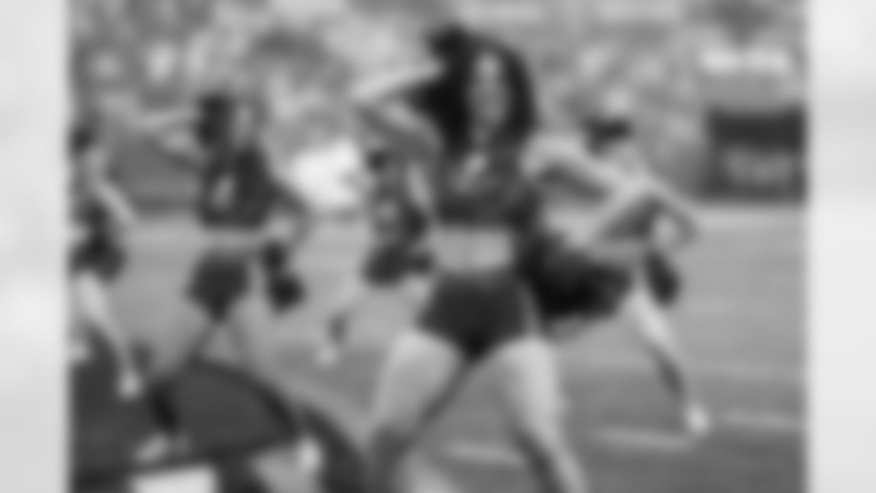 TAMPA, FL - January 03, 2026 - The Carolina Panthers and Tampa Bay Buccaneers play a regular season game at Raymond James Stadium. The Bucs won the game, 16-14. Photo By Tori Richman/Tampa Bay Buccaneers