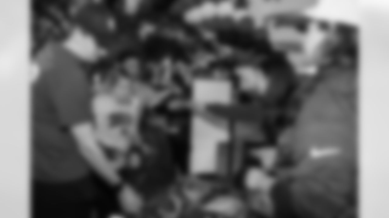 ST. PETERSBURG, FL - November 13, 2025 - "Bucs Run" Raise The Flags event with Pinellas Run Club at Park & Rec in St. Petersburg. Photo By Doug DeFelice/Tampa Bay Buccaneers