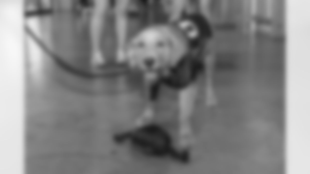 TAMPA, FL - December 06, 2025 - She is Football Bayshore Walk: Raise The Flags event with Bayshore Breakfast Club and Tampa Girls Social & Wellness at Hyde House Public Studio. Photo By Mike Carlson/Tampa Bay Buccaneers