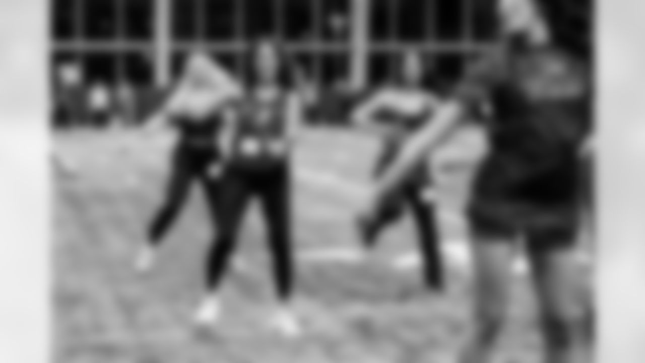 TAMPA, FL - November 19, 2025 - Tampa Bay Buccaneers Cheerleaders and Alumni during Field Rehearsal at AdventHealth Training Center. Photo By Tori Richman/Tampa Bay Buccaneers