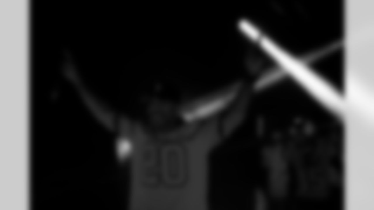 TAMPA, FL - December 07, 2025 - The Tampa Bay Buccaneers and New Orleans Saints during a regular season game at Raymond James Stadium. The Bucs lost the game, 24-20. Photo By Tori Richman/Tampa Bay Buccaneers