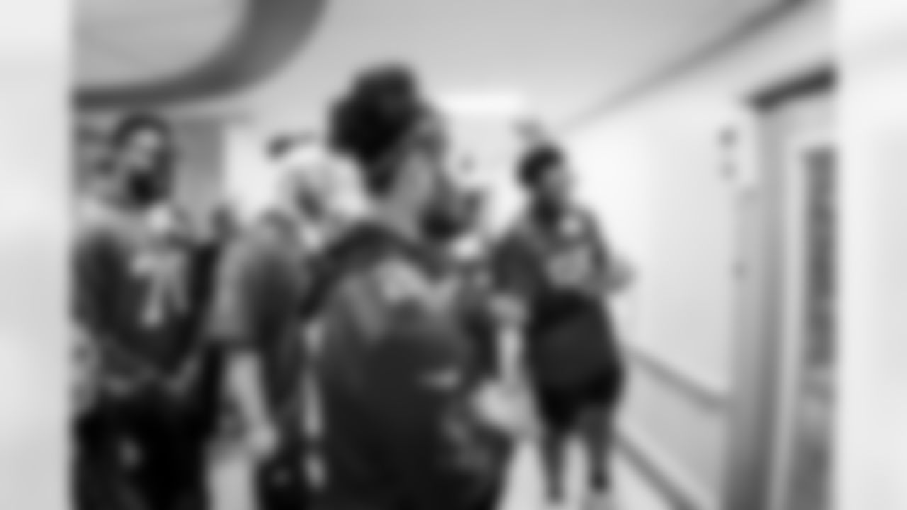 ST. PETERSBURG, FL - December 16, 2025 - Rookie Club visit to Johns Hopkins All Children's Hospital. Photo By Tori Richman/Tampa Bay Buccaneers