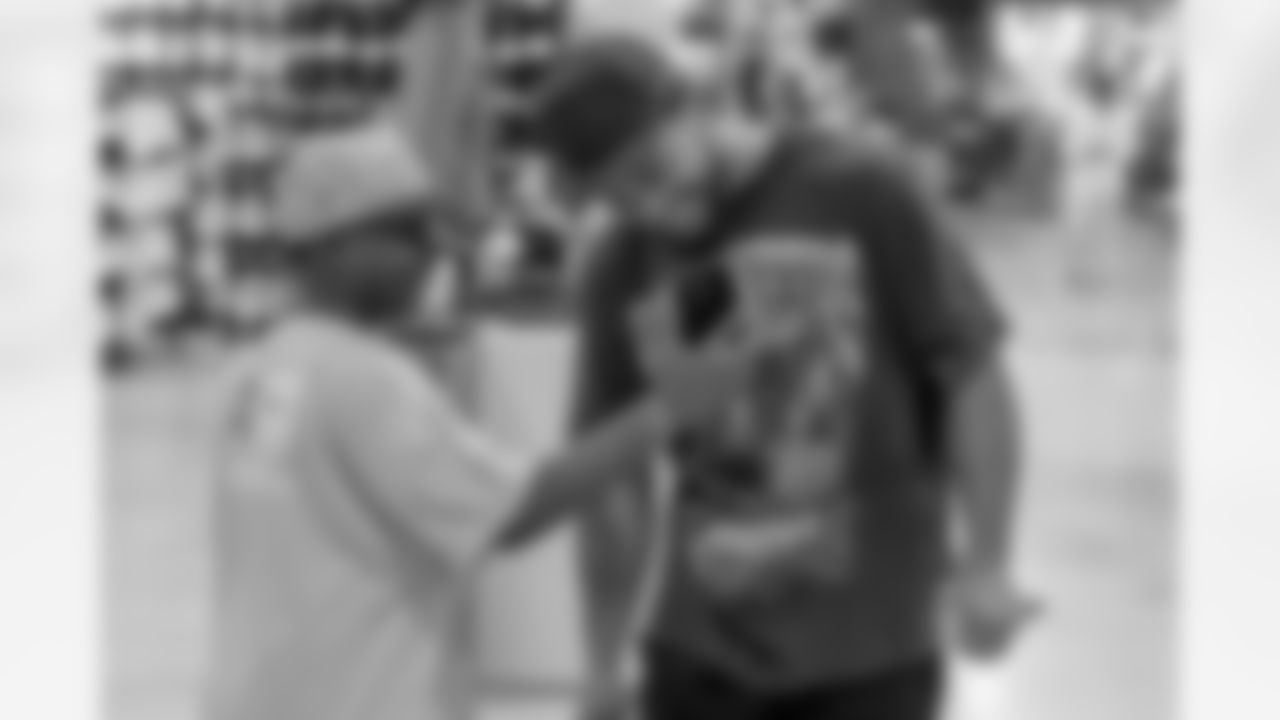 TAMPA, FL - December 16, 2025 - Antoine Winfield Jr. Holiday Shopping Spree at Dick's House of Sport International Plaza. Photo By Mike Carlson/Tampa Bay Buccaneers