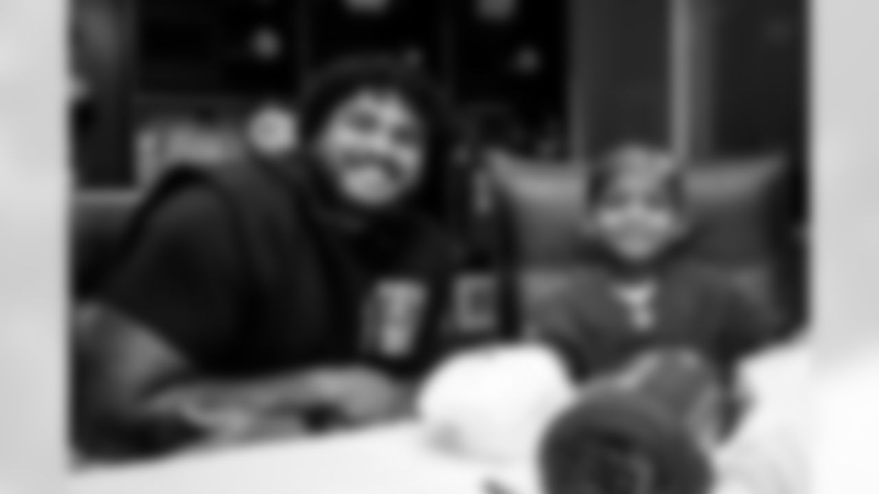 TAMPA, FL - November 19, 2025 - Tackle Tristan Wirfs #78 of the Tampa Bay Buccaneers during a visit with Triumph Together Cancer Warriors. Photo By Kyle Zedaker/Tampa Bay Buccaneers