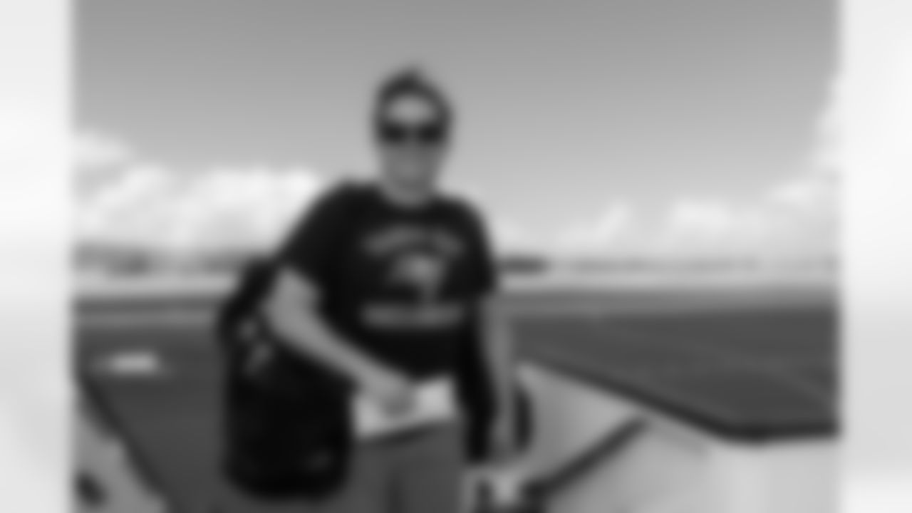 ATLANTA, GA - September 06, 2025 - Luxury Suite Excursion departs for the game between the Tampa Bay Buccaneers and Atlanta Falcons. The Bucs won the game, 23-20. Photo By Doug DeFelice/Tampa Bay Buccaneers