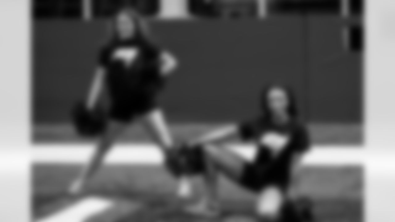 TAMPA, FL - December 04, 2025 - Tampa Bay Buccaneers Cheerleaders field rehearsal at AdventHealth Training Center. Photo By Tori Richman/Tampa Bay Buccaneers