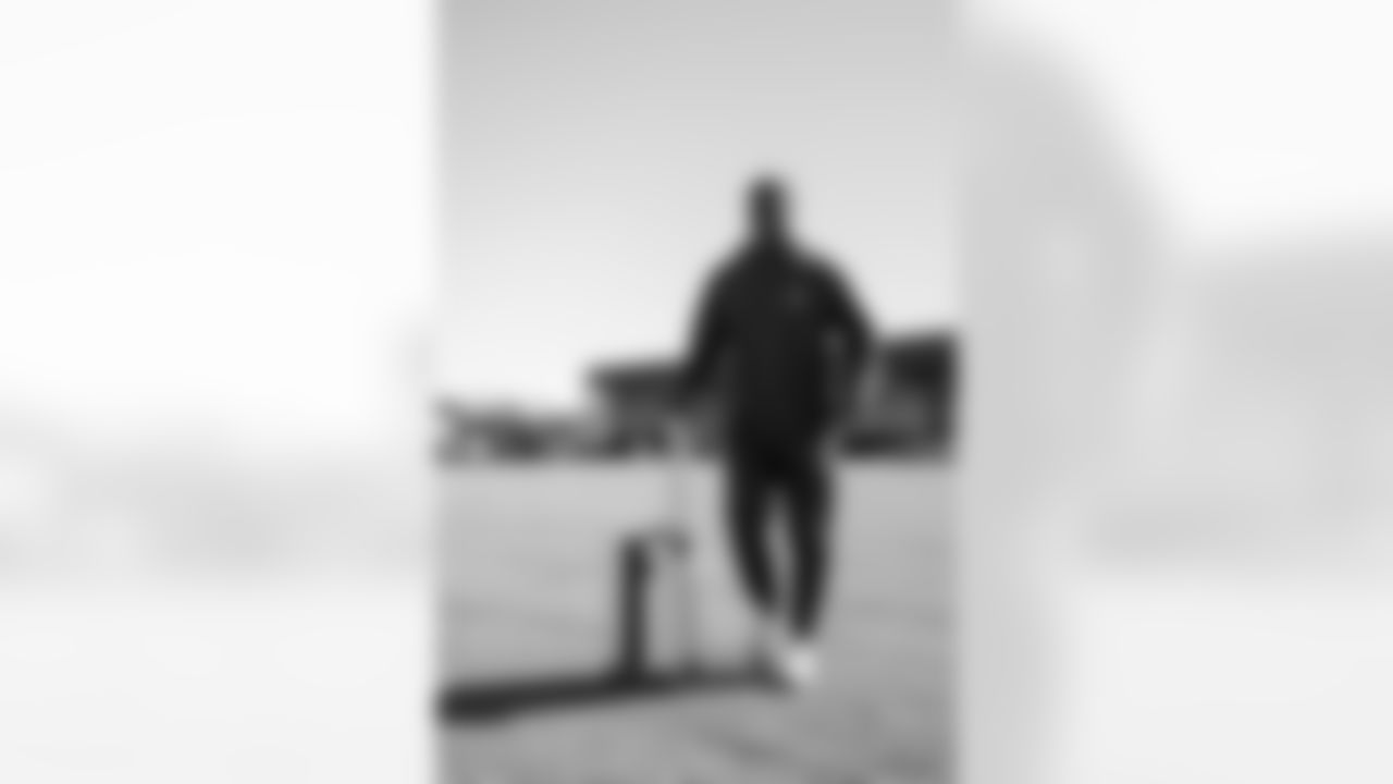 TAMPA, FL - December 20, 2025 - The Tampa Bay Buccaneers depart before the Week 16 game against the Carolina Panthers. Photo By Tori Richman/Tampa Bay Buccaneers