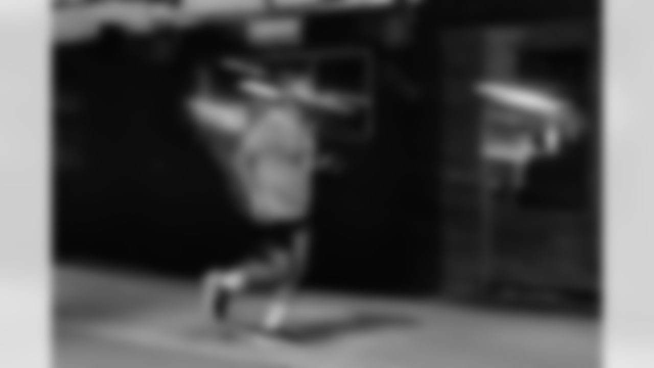 ST. PETERSBURG, FL - November 13, 2025 - Participants during "Bucs Run" Raise The Flags event with Pinellas Run Club at Park & Rec in St. Petersburg. Photo By Doug DeFelice/Tampa Bay Buccaneers